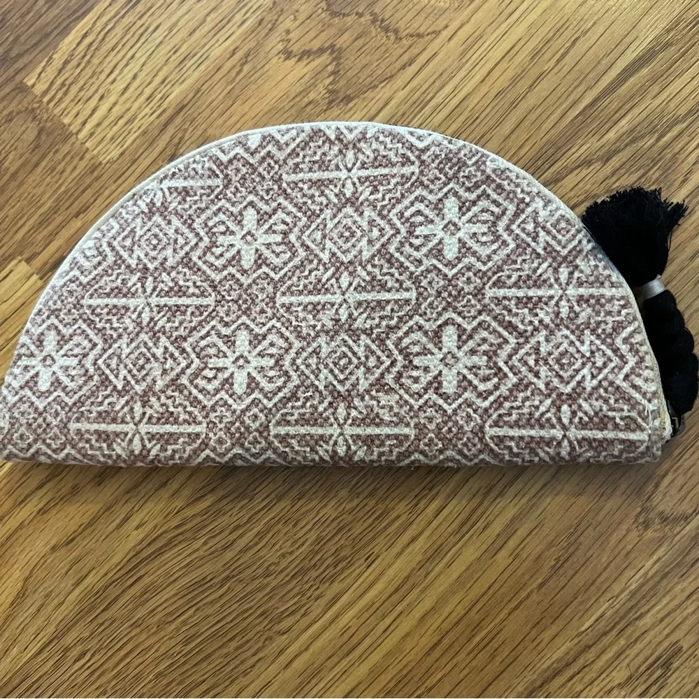 Boho Aztec Print Patterned Tassel Zip Clutch